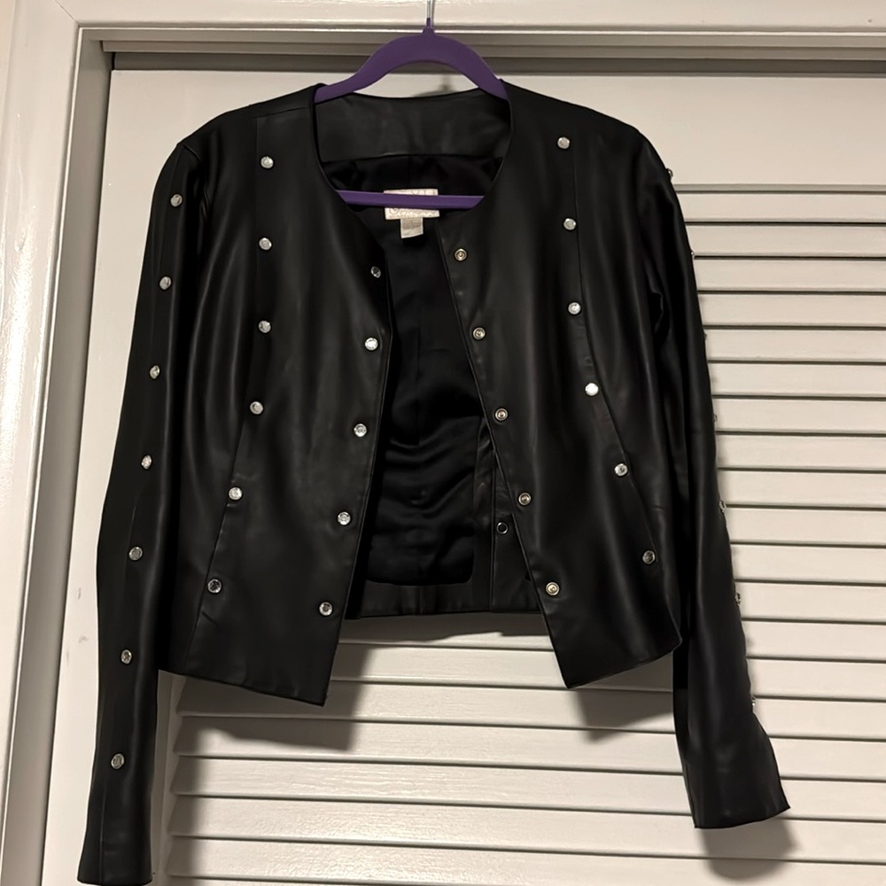 Cashe’ Black soft genuine leather jacket. Women’s size small.